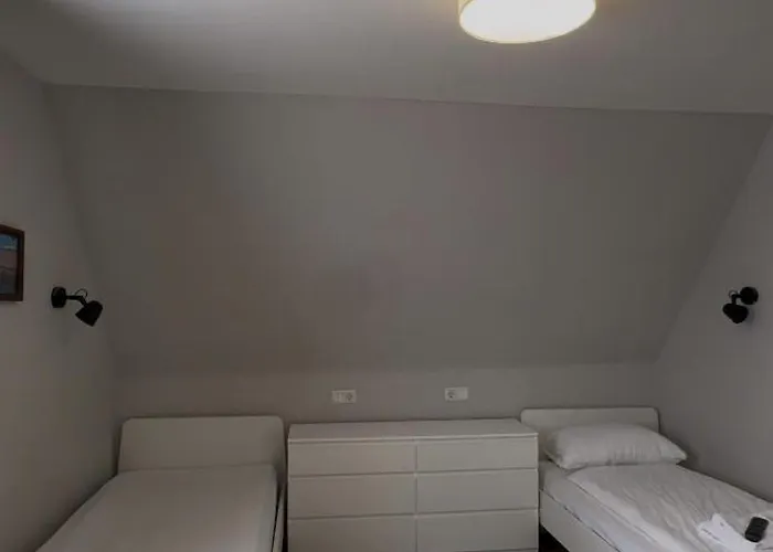 Gæstehus Asiatisches Braunsbedra